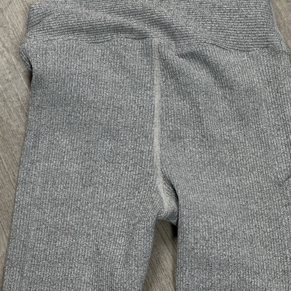Year of Ours Gray Ribbed Leggings for Athleisure - Picture 3 of 5